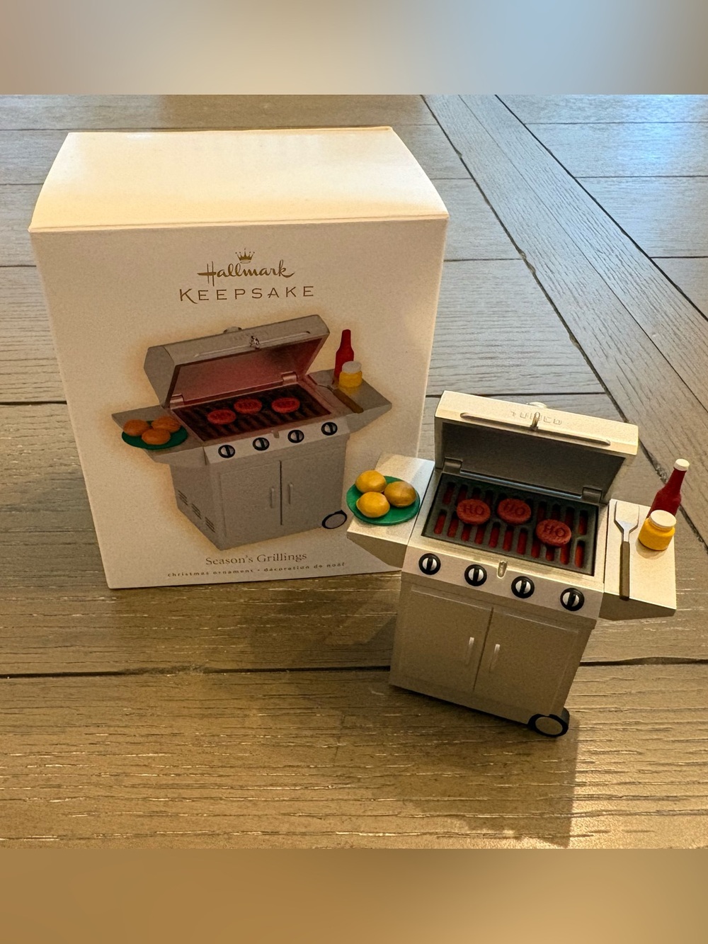 2009 Hallmark Keepsake Season’s Grillings Ornament